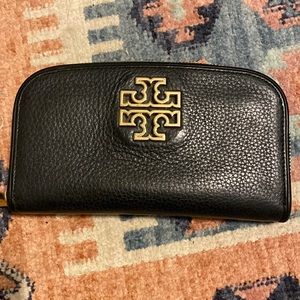 Tory Burch pebbled leather wallet